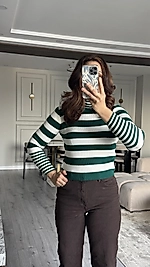 Yeşil Beyaz Çizgili Boğazlı Triko